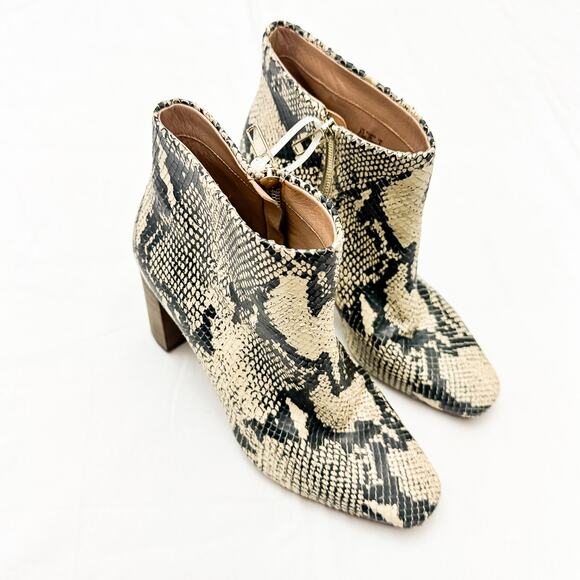Pour La Victoire Snakeprint Ankle Leather Round Toe Boots Leather Sole Size 8.5 - Picture 5 of 5